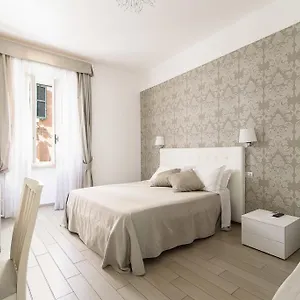 https://le-suite-dei-mercanti.it-romehotels.com